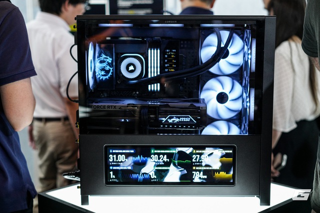 'Tất tần tật' về Corsair tại Computex 2025: Bàn phím 'siêu tùy biến', chuột có tới 12 nút và bộ máy tính hợp tác với tựa game Doom- Ảnh 1.