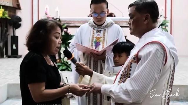 Siu Black: "Tôi muốn li dị ngay, không chấp nhận chồng mình đi với người khác"- Ảnh 1. Siu Black: "Tôi muốn li dị ngay, không chấp nhận chồng mình đi với người khác"- Ảnh 1.