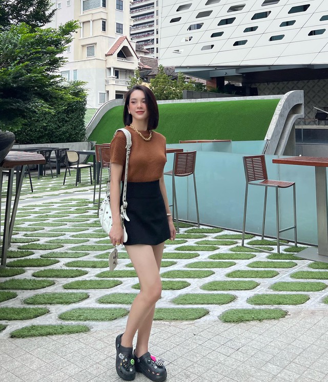 Hóa ra Quỳnh Lương có style diện váy rất đẹp, ai thích lên đồ màu trung tính càng nên tham khảo- Ảnh 6. Hóa ra Quỳnh Lương có style diện váy rất đẹp, ai thích lên đồ màu trung tính càng nên tham khảo- Ảnh 6.