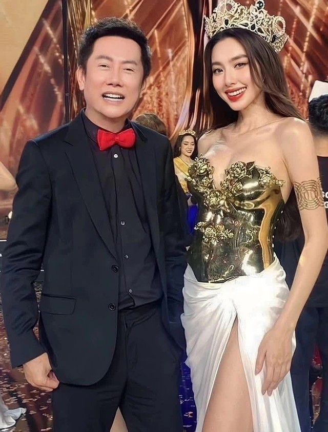 Sen Vàng dừng hợp đồng với Hoa hậu Thuỳ Tiên- Ảnh 2. Sen Vàng dừng hợp đồng với Hoa hậu Thuỳ Tiên- Ảnh 2.