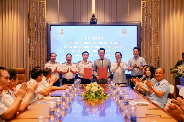 Ký kết chương trình phối hợp giữa Cảnh sát biển Việt Nam và Hội Doanh nhân trẻ Việt Nam. Ký kết chương trình phối hợp giữa Cảnh sát biển Việt Nam và Hội Doanh nhân trẻ Việt Nam.