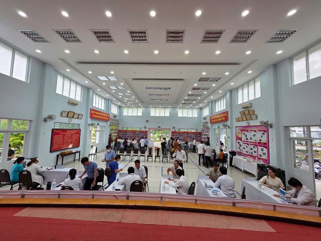 Bệnh viện Lê Văn Thịnh hỗ trợ khám sức khỏe và tư vấn phòng dịch tại Trung tâm Điều dưỡng Tâm thần Tân Định- Ảnh 1. Bệnh viện Lê Văn Thịnh hỗ trợ khám sức khỏe và tư vấn phòng dịch tại Trung tâm Điều dưỡng Tâm thần Tân Định- Ảnh 1.