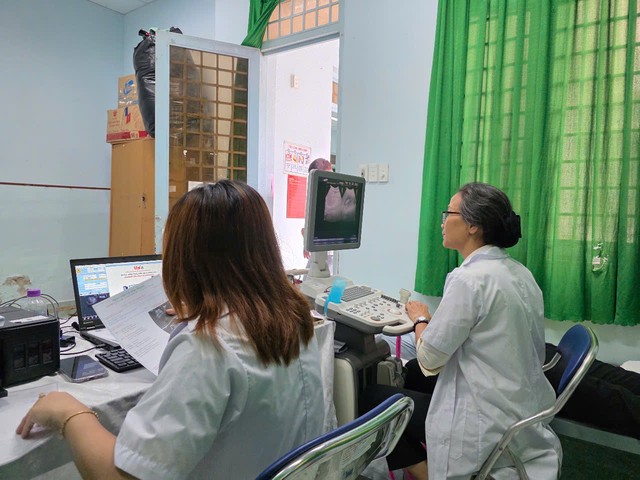 Bệnh viện Lê Văn Thịnh hỗ trợ khám sức khỏe và tư vấn phòng dịch tại Trung tâm Điều dưỡng Tâm thần Tân Định- Ảnh 3. Bệnh viện Lê Văn Thịnh hỗ trợ khám sức khỏe và tư vấn phòng dịch tại Trung tâm Điều dưỡng Tâm thần Tân Định- Ảnh 3.