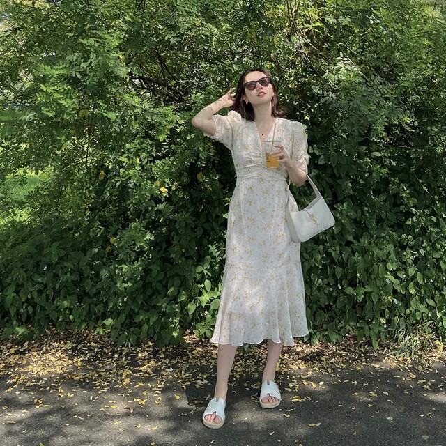 Mùa hè là phải mặc đồ trắng, muốn sành điệu với kiểu trang phục này thì tham khảo Hải Tú- Ảnh 7. Mùa hè là phải mặc đồ trắng, muốn sành điệu với kiểu trang phục này thì tham khảo Hải Tú- Ảnh 7.