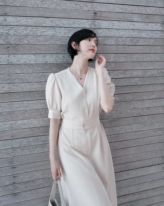 Mùa hè là phải mặc đồ trắng, muốn sành điệu với kiểu trang phục này thì tham khảo Hải Tú- Ảnh 2. Mùa hè là phải mặc đồ trắng, muốn sành điệu với kiểu trang phục này thì tham khảo Hải Tú- Ảnh 2.