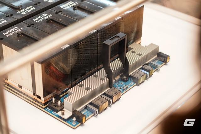 AMD 'tăng ga' trong cuộc đua AI, cung cấp phần cứng đáp ứng nhu cầu trí tuệ nhân tạo cho cả nhà phát triển lẫn người dùng- Ảnh 3. AMD 'tăng ga' trong cuộc đua AI, cung cấp phần cứng đáp ứng nhu cầu trí tuệ nhân tạo cho cả nhà phát triển lẫn người dùng- Ảnh 3.