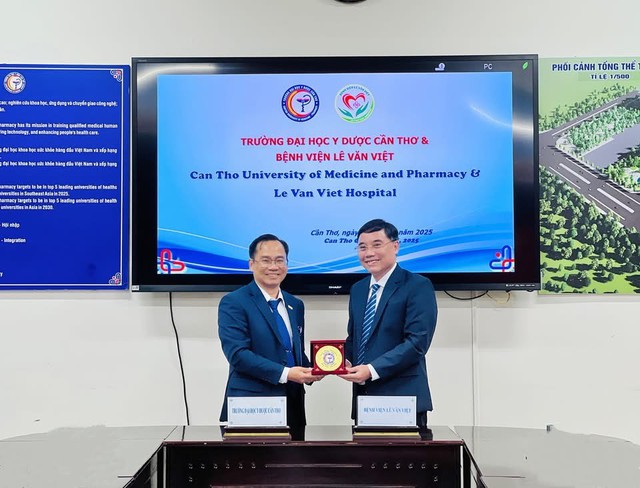 Bệnh viện Lê Văn Việt ký kết hợp tác với Trường Đại học Y Dược Cần Thơ: Chung tay vì mục tiêu đào tạo và phục vụ cộng đồng- Ảnh 1. Bệnh viện Lê Văn Việt ký kết hợp tác với Trường Đại học Y Dược Cần Thơ: Chung tay vì mục tiêu đào tạo và phục vụ cộng đồng- Ảnh 1.