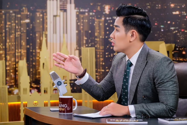 Nam ca sĩ từng sở hữu nhà hàng tiệc cưới trung tâm TP.HCM: "Tôi được bầu làm chủ tịch"- Ảnh 1. Nam ca sĩ từng sở hữu nhà hàng tiệc cưới trung tâm TP.HCM: "Tôi được bầu làm chủ tịch"- Ảnh 1.