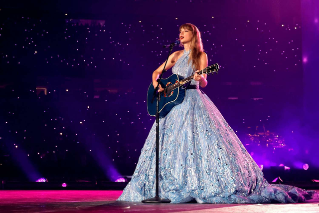 Nhạc Taylor Swift đại hạ giá: Từ nghìn tỷ hoá hư không khiến “ông trùm” giải trí thua đậm- Ảnh 8. Nhạc Taylor Swift đại hạ giá: Từ nghìn tỷ hoá hư không khiến “ông trùm” giải trí thua đậm- Ảnh 8.