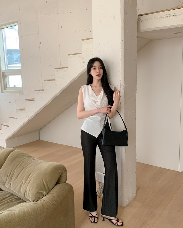 Mặc quần dài theo 10 cách tối giản: Hóa ra không cần cầu kỳ, tốn công vẫn có thể đẹp và sang đến thế- Ảnh 1. Mặc quần dài theo 10 cách tối giản: Hóa ra không cần cầu kỳ, tốn công vẫn có thể đẹp và sang đến thế- Ảnh 1.