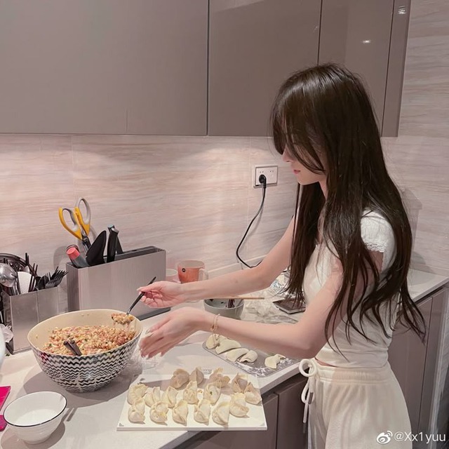 Tôi bắt đầu tự nấu ăn và bỗng dưng... nghèo chậm lại- Ảnh 1.