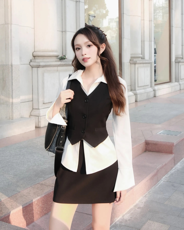 “Cơn sốt áo gile” khuấy đảo hè 2025: Mặc lên là chuẩn mốt, phối gì cũng sang chảnh- Ảnh 29. “Cơn sốt áo gile” khuấy đảo hè 2025: Mặc lên là chuẩn mốt, phối gì cũng sang chảnh- Ảnh 29.