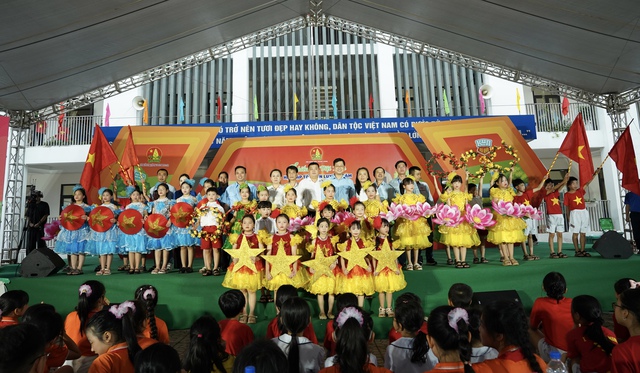 1.300 em thiếu nhi Bắc Giang tham dự Ngày hội “Thiếu nhi Việt Nam - Học tập tốt, rèn luyện chăm”- Ảnh 1. 1.300 em thiếu nhi Bắc Giang tham dự Ngày hội “Thiếu nhi Việt Nam - Học tập tốt, rèn luyện chăm”- Ảnh 1.