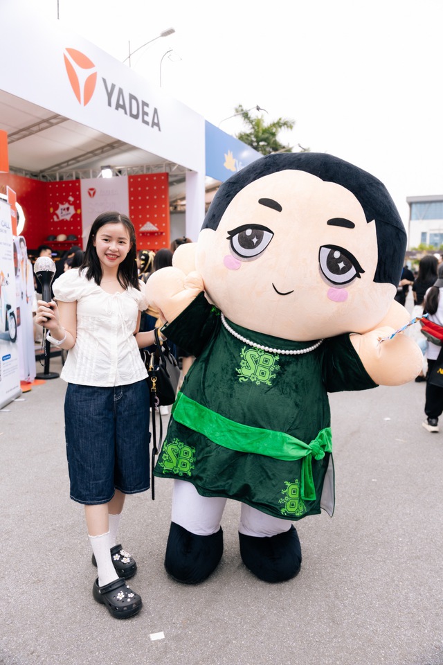 Đại hội công chúa, tiểu thư xúng xinh đi xem Hoàng tử SOOBIN hát- Ảnh 8. Đại hội công chúa, tiểu thư xúng xinh đi xem Hoàng tử SOOBIN hát- Ảnh 8.