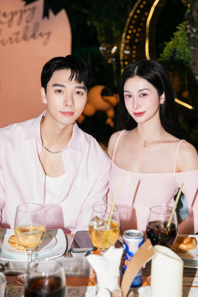 Cặp chị - em Vbiz vừa bị khui hẹn hò, lén lút yêu đương suốt 4 năm nhưng bại lộ theo cách không ngờ- Ảnh 2. Cặp chị - em Vbiz vừa bị khui hẹn hò, lén lút yêu đương suốt 4 năm nhưng bại lộ theo cách không ngờ- Ảnh 2.