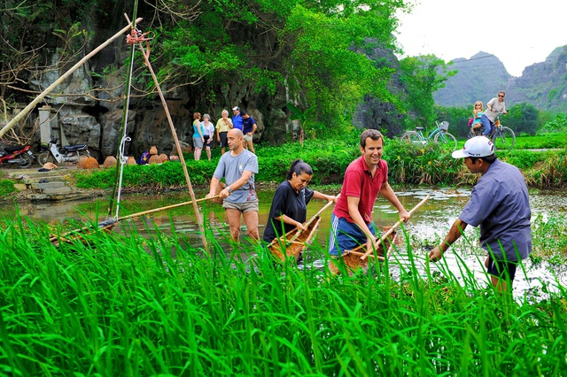 Ninh Bình - Phát triển du lịch theo hướng toàn diện, bền vững và tăng trưởng xanh- Ảnh 3. Ninh Bình - Phát triển hi88. com theo hướng toàn diện, bền vững và tăng trưởng xanh- Ảnh 3.