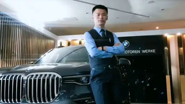 Đỉnh cao nghề sale ôtô: Chàng trai bán gần 300 chiếc BMW một năm, thu nhập 3 tỷ, từ chối lên quản lý vì lý do khó ngờ- Ảnh 1. Đỉnh cao nghề sale ôtô: Chàng trai bán gần 300 chiếc BMW một năm, thu nhập 3 tỷ, từ chối lên quản lý vì lý do khó ngờ- Ảnh 1.