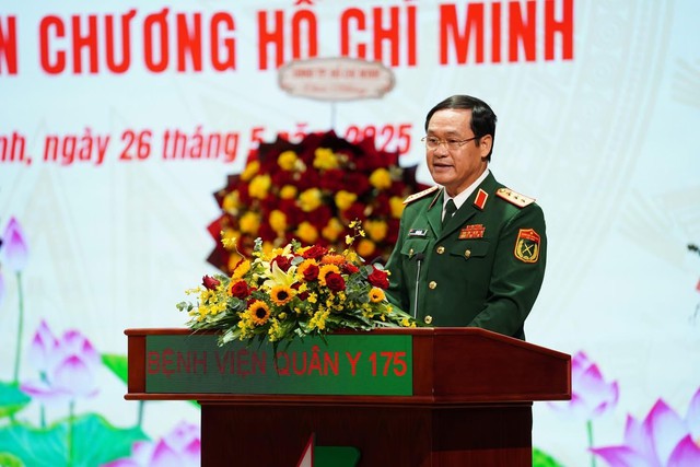 Lễ kỷ niệm 50 năm ngày truyền thống bệnh viện Quân y 175 và đón nhận huân chương Hồ Chí Minh- Ảnh 2. Lễ kỷ niệm 50 năm ngày truyền thống bệnh viện Quân y 175 và đón nhận huân chương Hồ Chí Minh- Ảnh 2.