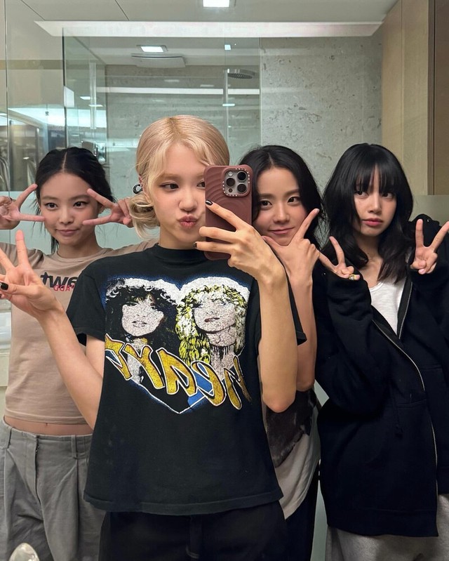 BLACKPINK công bố thêm các điểm World Tour tại Châu Á, thông tin về Việt Nam gây chú ý- Ảnh 5. BLACKPINK công bố thêm các điểm World Tour tại Châu Á, thông tin về Việt Nam gây chú ý- Ảnh 5.
