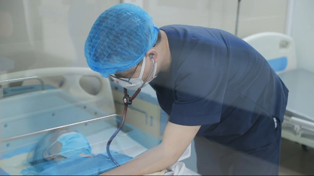 Hà Nội ghi nhận nhiều ca mắc COVID-19 nhất cả nước, Bộ Y tế phối hợp WHO chống dịch- Ảnh 1. Hà Nội ghi nhận nhiều ca mắc COVID-19 nhất cả nước, Bộ Y tế phối hợp WHO chống dịch- Ảnh 1.