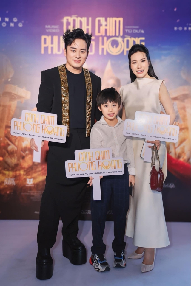 Mối quan hệ của divo Tùng Dương với con riêng của vợ từng lỡ một lần đò, hơn 2 tuổi- Ảnh 2. Mối quan hệ của divo Tùng Dương với con riêng của vợ từng lỡ một lần đò, hơn 2 tuổi- Ảnh 2.