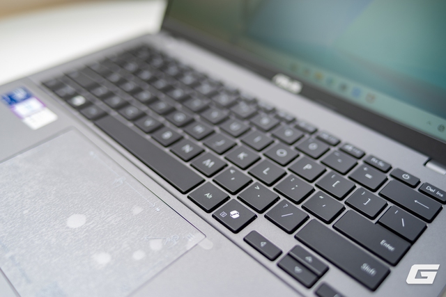 Cận cảnh ASUS Vivobook S14/S16 mới: Mỏng nhẹ cao cấp hơn, hiệu năng được tăng cường, giá từ hấp dẫn- Ảnh 7. Cận cảnh hi88.con mới: Mỏng nhẹ cao cấp hơn, hiệu năng được tăng cường, giá từ hấp dẫn- Ảnh 7.