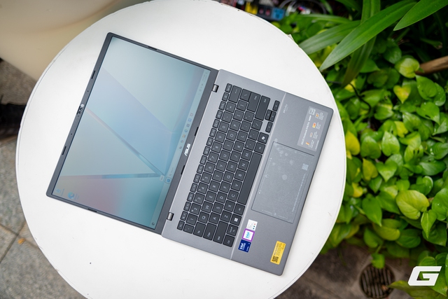 Cận cảnh ASUS Vivobook S14/S16 mới: Mỏng nhẹ cao cấp hơn, hiệu năng được tăng cường, giá từ hấp dẫn- Ảnh 4. Cận cảnh hi88.con mới: Mỏng nhẹ cao cấp hơn, hiệu năng được tăng cường, giá từ hấp dẫn- Ảnh 4.