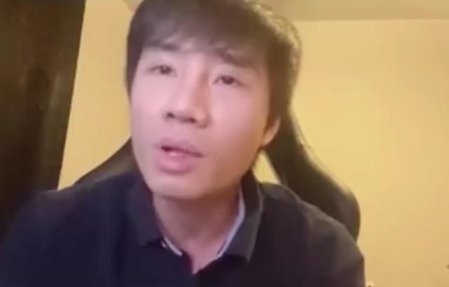 Nam ca sĩ sang Mỹ làm bảo vệ: "Gọi cho mẹ xong, tôi cúp máy bật khóc"- Ảnh 2. Nam ca sĩ sang Mỹ làm bảo vệ: "Gọi cho mẹ xong, tôi cúp máy bật khóc"- Ảnh 2.