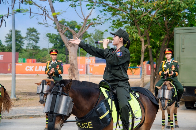 Sau ca khúc 5 tỷ view, Duyên Quỳnh tiếp tục gây chú ý- Ảnh 1. Sau ca khúc 5 tỷ view, Duyên Quỳnh tiếp tục gây chú ý- Ảnh 1.