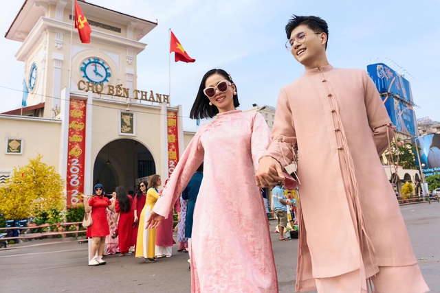 Nam diễn viên Việt quấn quýt bên người phụ nữ hơn 11 tuổi, có 1 con riêng như thuở mới yêu- Ảnh 4.