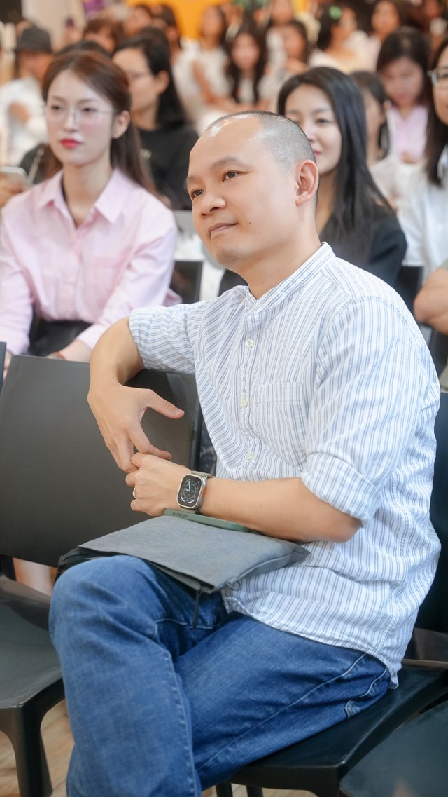 "Giáo sư Xoay" Đinh Tiến Dũng: Chúng tôi rất trân trọng những lời góp ý của anh Đăng- Ảnh 3. "Giáo sư Xoay" Đinh Tiến Dũng: Chúng tôi rất trân trọng những lời góp ý của anh Đăng- Ảnh 3.