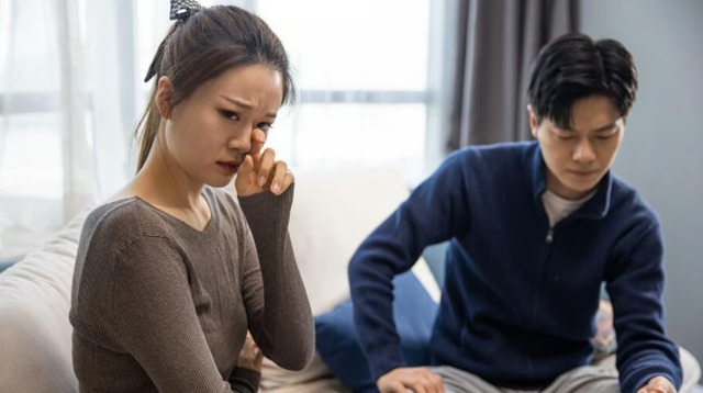 Một đêm mất ngủ, tôi thấy chồng uống thuốc lạ, lần theo dấu vết, tôi phát hiện bí mật khiến trái tim mình như vỡ vụn- Ảnh 1. Một đêm mất ngủ, tôi thấy chồng uống thuốc lạ, lần theo dấu vết, tôi phát hiện bí mật khiến trái tim mình như vỡ vụn- Ảnh 1.