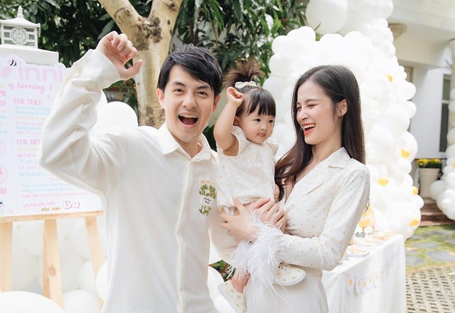 Thế hệ "ngậm thìa vàng" 2020s: Những cậu ấm cô chiêu đình đám nhất showbiz Việt- Ảnh 1. Thế hệ "ngậm thìa vàng" 2020s: Những cậu ấm cô chiêu đình đám nhất showbiz Việt- Ảnh 1.