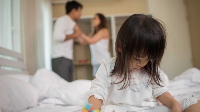 Nghiên cứu đáng buồn: Cha mẹ ly hôn sẽ gián tiếp đẩy cuộc hôn nhân của con cái trong tương lai xuống bờ vực đổ vỡ- Ảnh 2. Nghiên cứu đáng buồn: Cha mẹ ly hôn sẽ gián tiếp đẩy cuộc hôn nhân của con cái trong tương lai xuống bờ vực đổ vỡ- Ảnh 2.