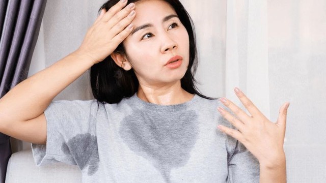 40 tuổi, tôi thấy có khác thường ở miệng, không ngờ lại là dấu hiệu tiền mãn kinh, nhưng điều bác sĩ mới khiến tôi chông chênh- Ảnh 4. 40 tuổi, tôi thấy có khác thường ở miệng, không ngờ lại là dấu hiệu tiền mãn kinh, nhưng điều bác sĩ mới khiến tôi chông chênh- Ảnh 4.