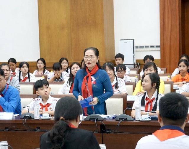 Tự hào là măng non Thành phố Hồ Chí Minh: Chương trình Lãnh đạo Thành phố gặp gỡ, lắng nghe thiếu nhi năm 2025- Ảnh 1. Tự hào là măng non Thành phố Hồ Chí Minh: Chương trình Lãnh đạo Thành phố gặp gỡ, lắng nghe thiếu nhi năm 2025- Ảnh 1.