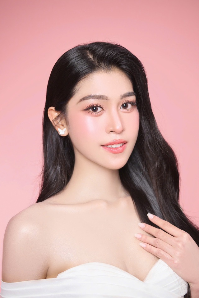 Nhan sắc ngọt ngào của Nguyễn Thanh Thảo - thí sinh thành thạo tiếng Anh, Pháp tại Hoa hậu Việt Nam 2024- Ảnh 12. Nhan sắc ngọt ngào của Nguyễn Thanh Thảo - thí sinh thành thạo tiếng Anh, Pháp tại Hoa hậu Việt Nam 2024- Ảnh 12.