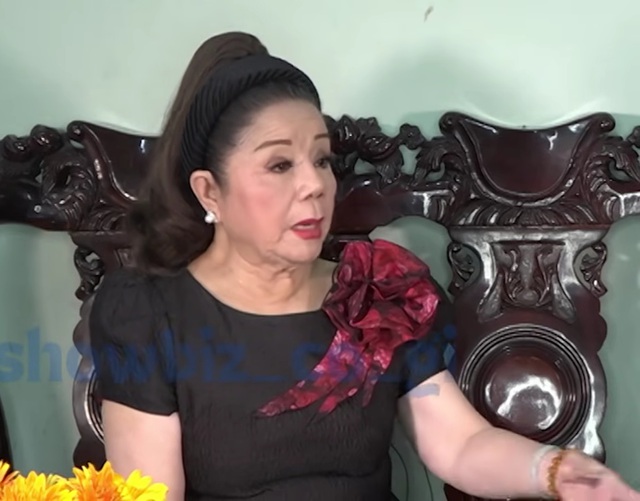Nữ NSND 72 tuổi bị nói hết thời nên phải bán hàng online: "Đi hát khó khăn quá"- Ảnh 1. Nữ NSND 72 tuổi bị nói hết thời nên phải bán hàng online: "Đi hát khó khăn quá"- Ảnh 1.