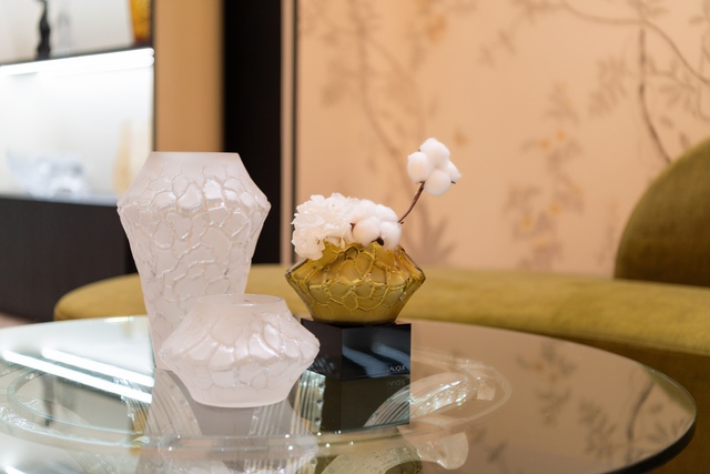 Thương hiệu đẳng cấp thế giới 'trình làng' BST nội thất pha lê: Tinh xảo đến từng chi tiết, ca ngợi vẻ nguyên sơ- Ảnh 3. Thương hiệu đẳng cấp thế giới 'trình làng' BST nội thất pha lê: Tinh xảo đến từng chi tiết, ca ngợi vẻ nguyên sơ- Ảnh 3.