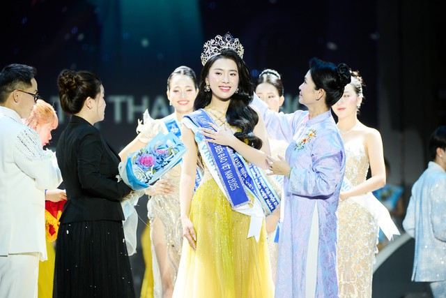 Nữ sinh quê Thanh Hóa - Nguyễn Thị Mỹ Linh đăng quang Hoa hậu Biển đảo Việt Nam- Ảnh 3. Nữ sinh quê Thanh Hóa - Nguyễn Thị Mỹ Linh đăng quang Hoa hậu Biển đảo Việt Nam- Ảnh 3.