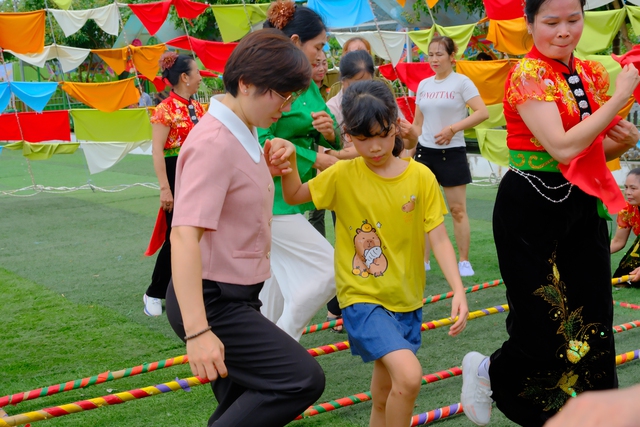 Cánh Diều Tuổi Thơ: Hành trình khơi gợi ký ức và chắp cánh ước mơ- Ảnh 6. Cánh Diều Tuổi Thơ: Hành trình khơi gợi ký ức và chắp cánh ước mơ- Ảnh 6.