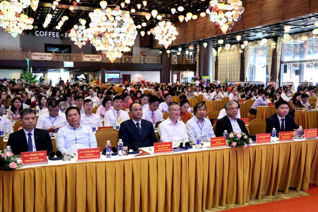 Hà Nam: Điểm đến hấp dẫn, sự lựa chọn không thể bỏ qua với những ai yêu khám phá và tìm kiếm trải nghiệm trọn vẹn
- Ảnh 1. Hà Nam: Điểm đến hấp dẫn, sự lựa chọn không thể bỏ qua với những ai yêu khám phá và tìm kiếm trải nghiệm trọn vẹn
- Ảnh 1.