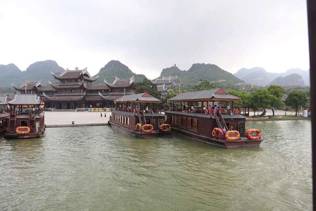 Hà Nam: Điểm đến hấp dẫn, sự lựa chọn không thể bỏ qua với những ai yêu khám phá và tìm kiếm trải nghiệm trọn vẹn
- Ảnh 5. Hà Nam: Điểm đến hấp dẫn, sự lựa chọn không thể bỏ qua với những ai yêu khám phá và tìm kiếm trải nghiệm trọn vẹn
- Ảnh 5.