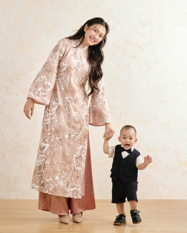 Visual "đỉnh nóc " của Doãn Hải My khi diện áo dài sánh đôi cùng Văn Hậu, nhan sắc đỉnh hơn cả thời thi hoa hậu- Ảnh 6. Visual "đỉnh nóc " của Doãn Hải My khi diện áo dài sánh đôi cùng Văn Hậu, nhan sắc đỉnh hơn cả thời thi hoa hậu- Ảnh 6.