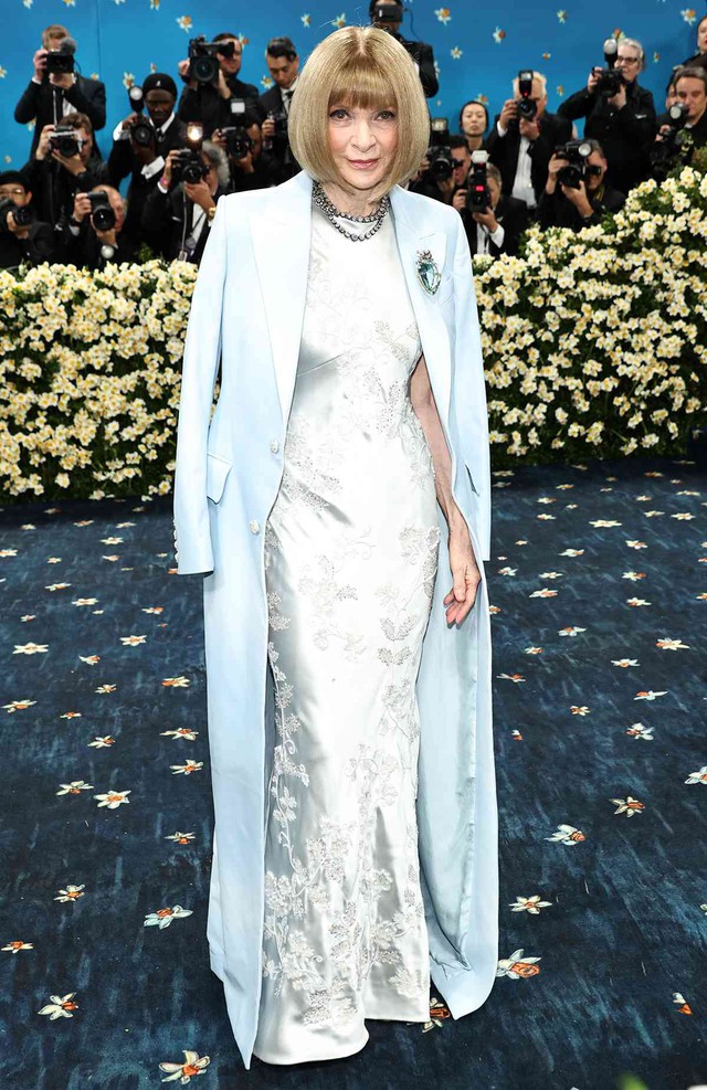 Met Gala 2025: Anne Hathaway không có gì bất ngờ, Lisa được khuyên nên mặc quần dài còn Jennie thì đẹp nhất từ trước tới nay- Ảnh 1. Met Gala 2025: Anne Hathaway không có gì bất ngờ, Lisa được khuyên nên mặc quần dài còn Jennie thì đẹp nhất từ trước tới nay- Ảnh 1.