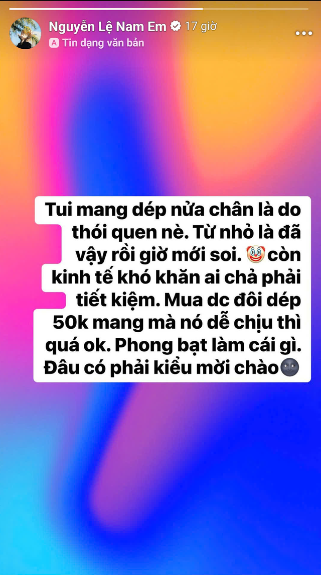 Bị chê nghèo vì mang dép 50K, nữ ca sĩ Việt nổi tiếng cả nước nói rõ một điều- Ảnh 1. Bị chê nghèo vì mang dép 50K, nữ ca sĩ Việt nổi tiếng cả nước nói rõ một điều- Ảnh 1.