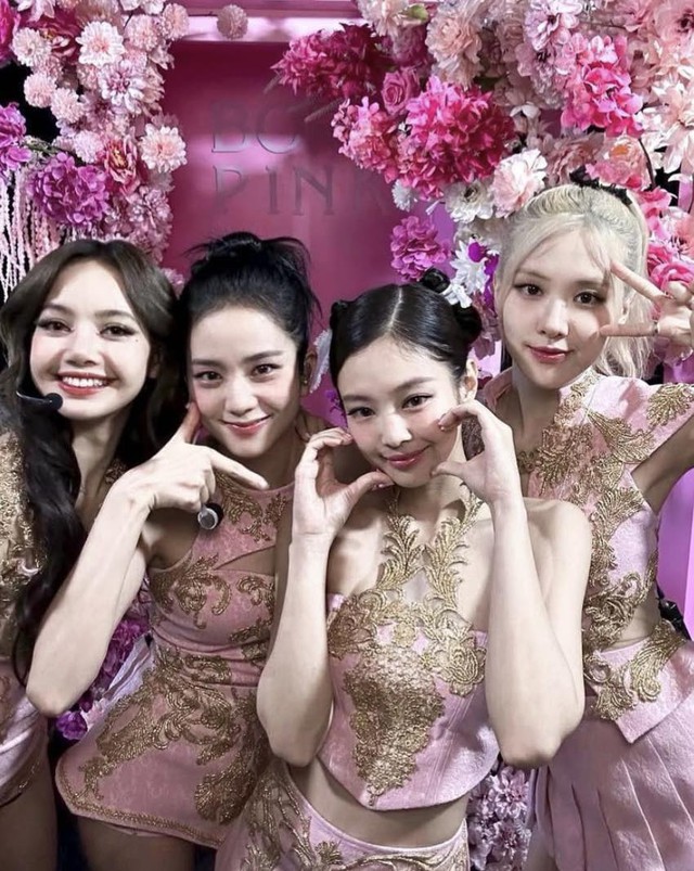 Jennie nói 1 câu xác định thời điểm BLACKPINK comeback, bùng nổ bình luận trái chiều- Ảnh 4. Jennie nói 1 câu xác định thời điểm BLACKPINK comeback, bùng nổ bình luận trái chiều- Ảnh 4.
