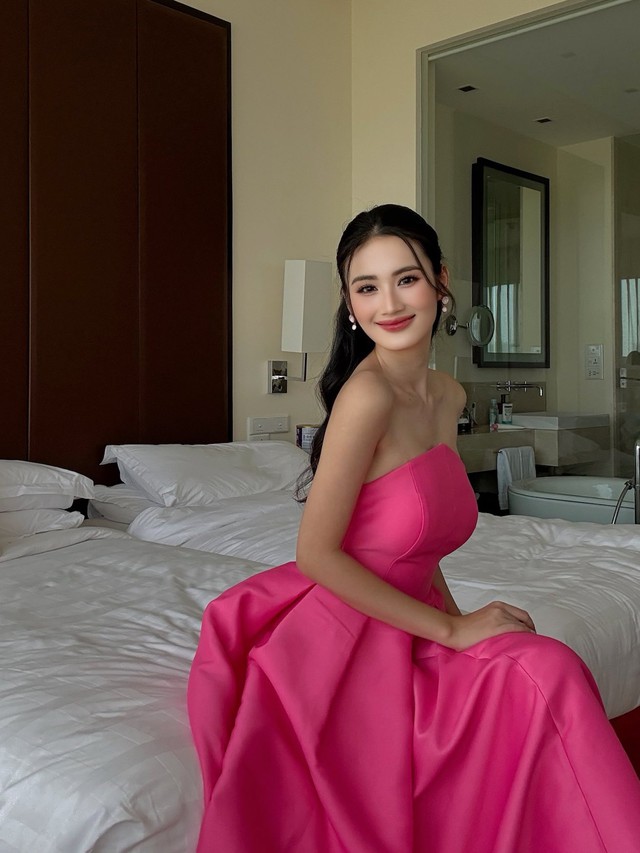 Hoa hậu Ý Nhi ngày đầu tại Miss World: Đụng dàn "ngựa chiến", nói tiếng Anh thế nào mà bị bắt bẻ?- Ảnh 3. Hoa hậu Ý Nhi ngày đầu tại Miss World: Đụng dàn "ngựa chiến", nói tiếng Anh thế nào mà bị bắt bẻ?- Ảnh 3.
