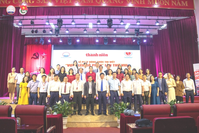 Phát động Cuộc thi viết “Vượt lên số phận” lần thứ VIII- Ảnh 22. Phát động Cuộc thi viết “Vượt lên số phận” lần thứ VIII- Ảnh 22.