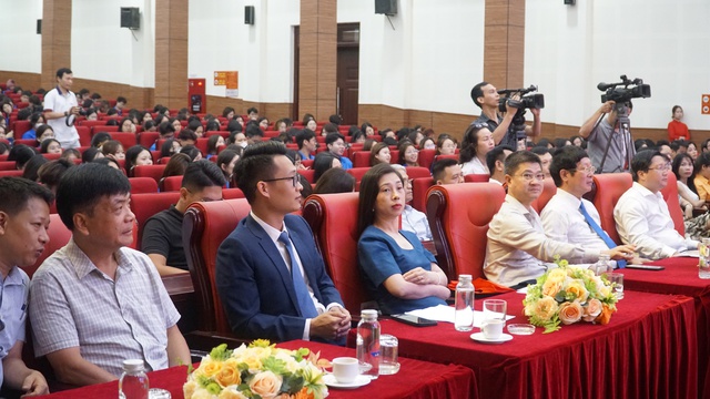 CEO Jaxtina: “Jaxtina IELTS sẽ là người đồng hành chiến lược cùng học sinh chinh phục band điểm cao và hội nhập quốc tế”- Ảnh 5. CEO Jaxtina: “Jaxtina IELTS sẽ là người đồng hành chiến lược cùng học sinh chinh phục band điểm cao và hội nhập quốc tế”- Ảnh 5.